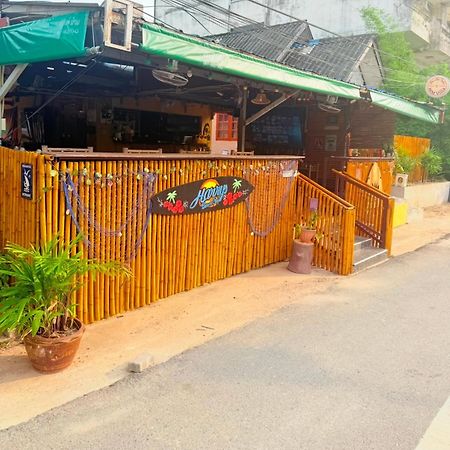 Harry'S Beach Club Ban Phe Exterior foto